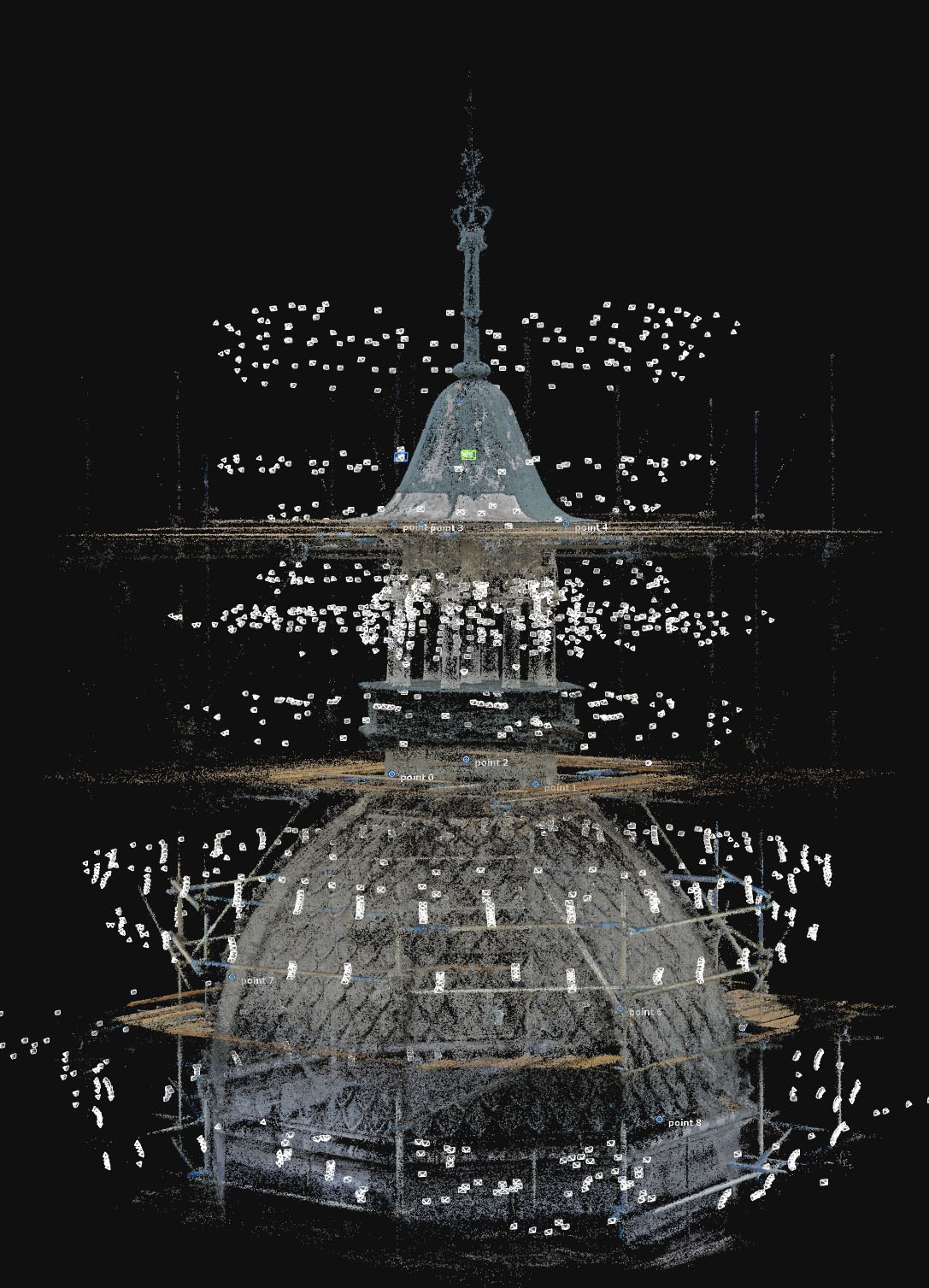 Zrzut ekranu z Reality Capture ze zwizualizowanymi pozycjami kamery